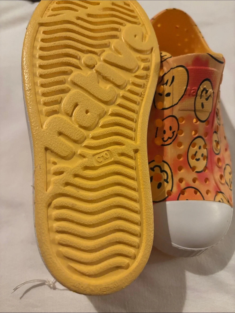 NWT Native Kids Yellow Orange Smiley Water Shoes